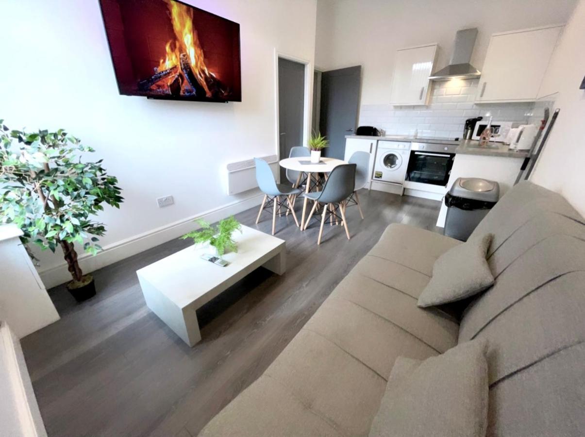 Albert Luxury Hottub & Jacuzzi Apartments Blackpool Luaran gambar