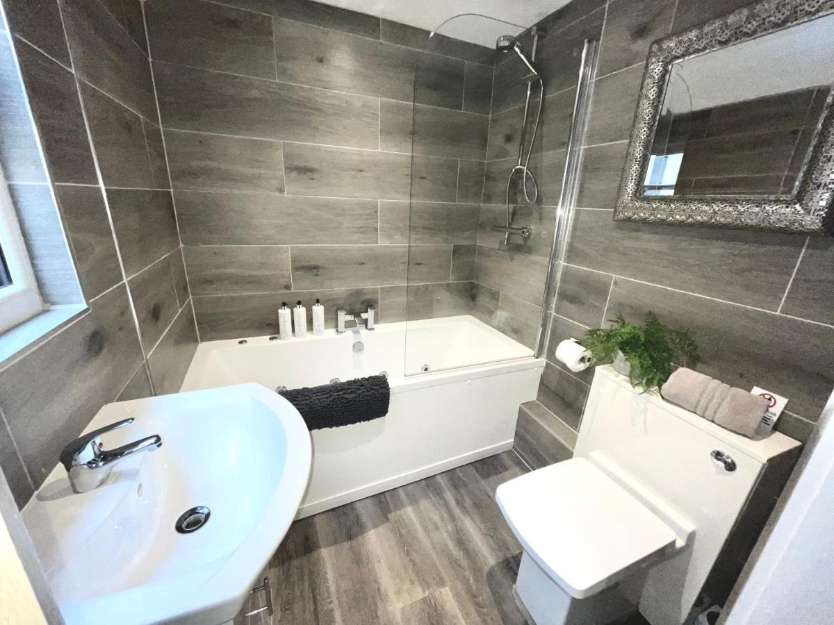 Albert Luxury Hottub & Jacuzzi Apartments Blackpool Luaran gambar
