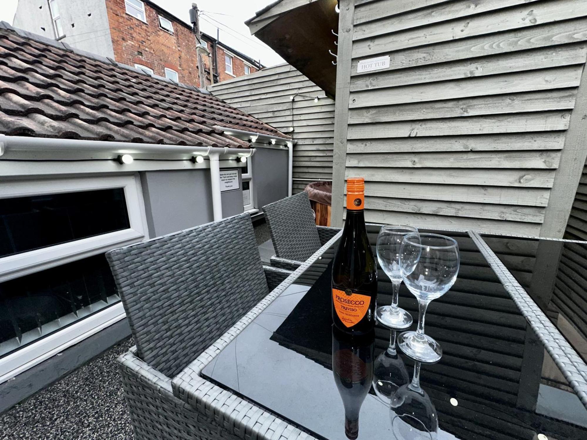 Albert Luxury Hottub & Jacuzzi Apartments Blackpool Bilik gambar